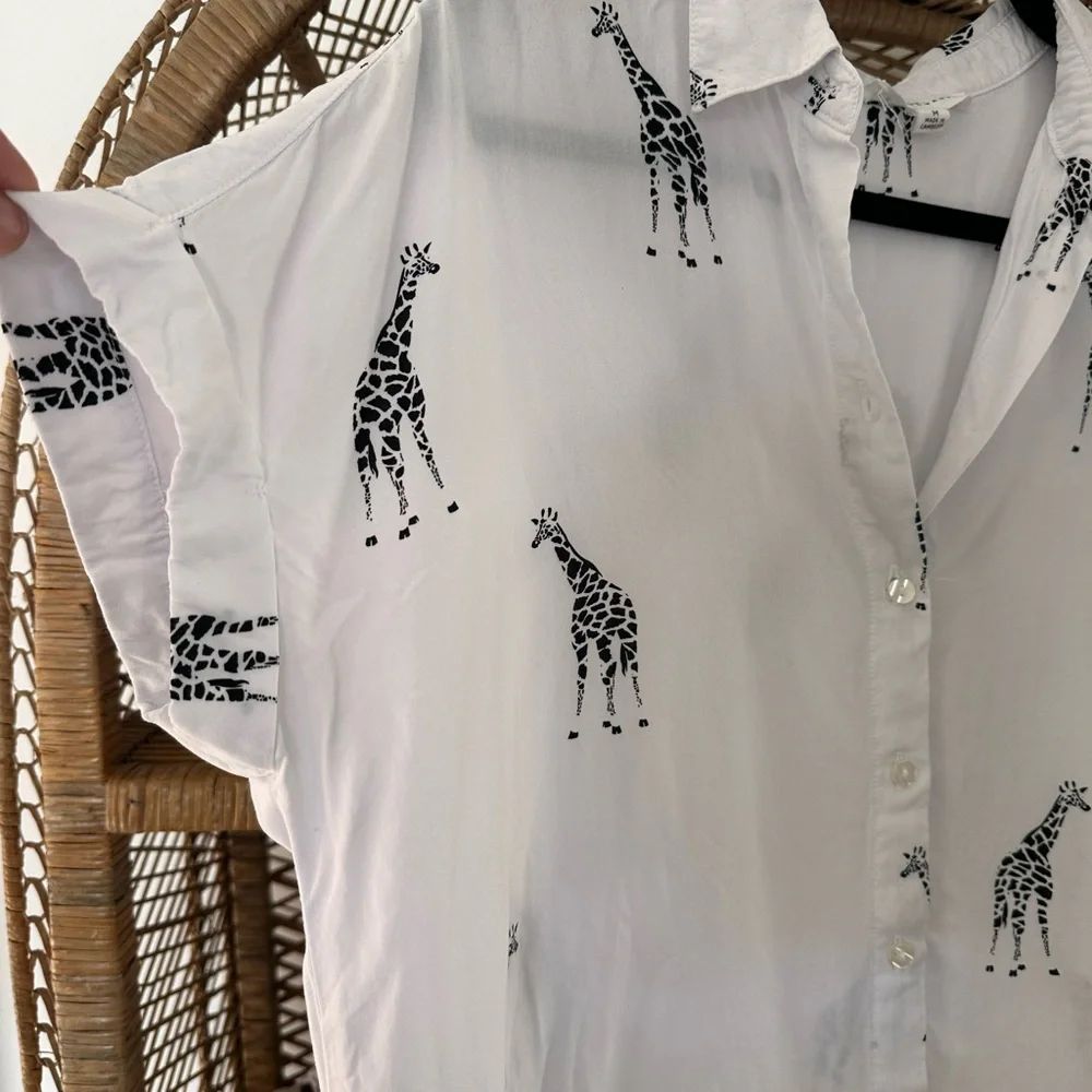 Jane and Delancey White Button Down Shirt with Giraffe Print - Picture 4 of 5